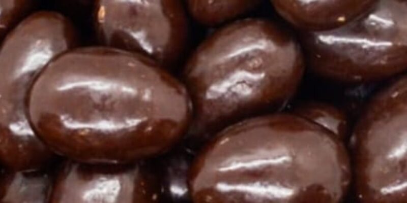 Chocolate-almonds-blog-lorentanuts.com - Enjoy Chocolate Covered Almonds | L’Orenta Nuts