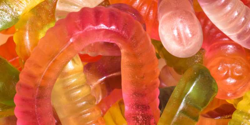 Gummy-worms-blog-lorentanuts.com - Can you eat Gummy Worms With Braces | L’Orenta Nuts